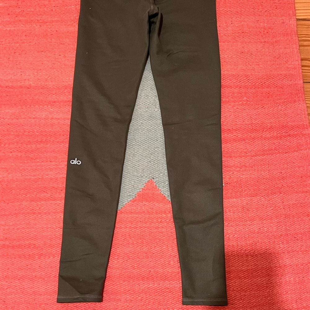 Green Alo Airbrush Leggings